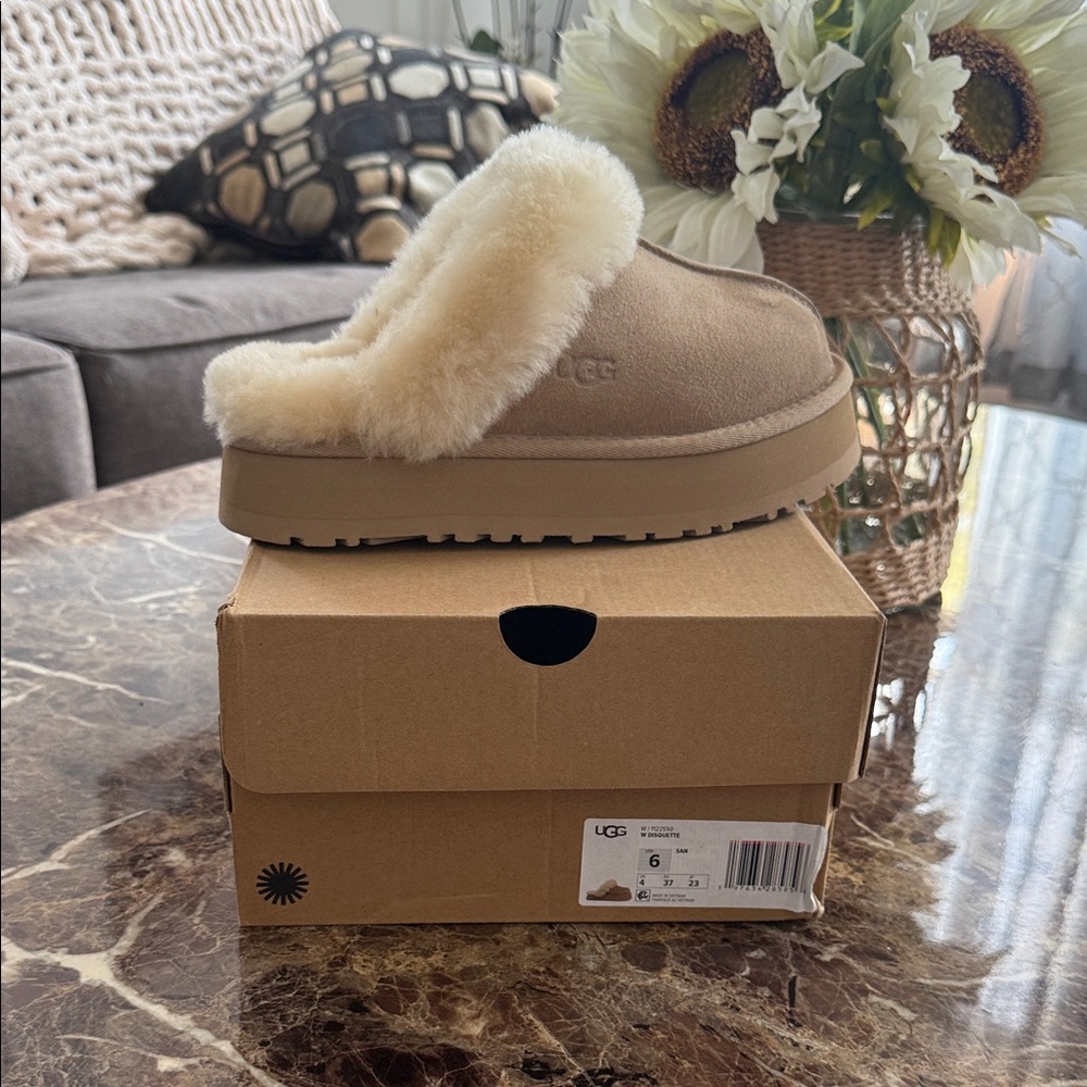UGG DISQUETTE slippers